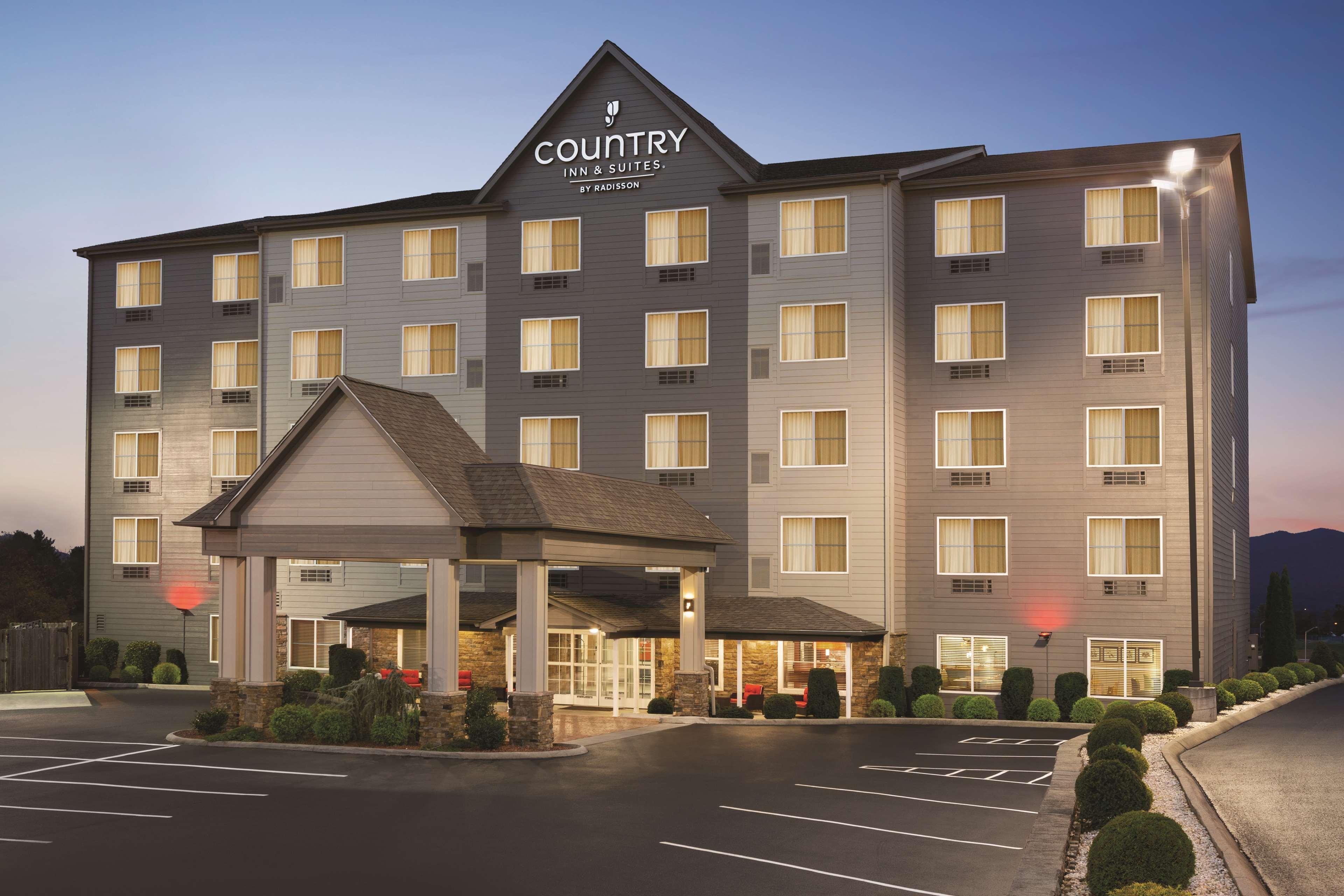 Country Inn & Suites By Radisson, Wytheville, Va Bagian luar foto