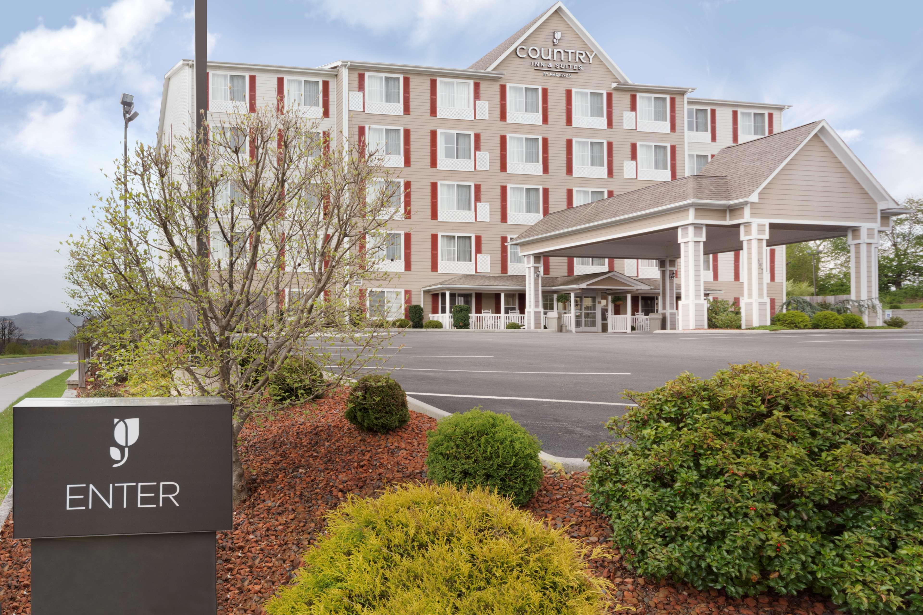 Country Inn & Suites By Radisson, Wytheville, Va Bagian luar foto