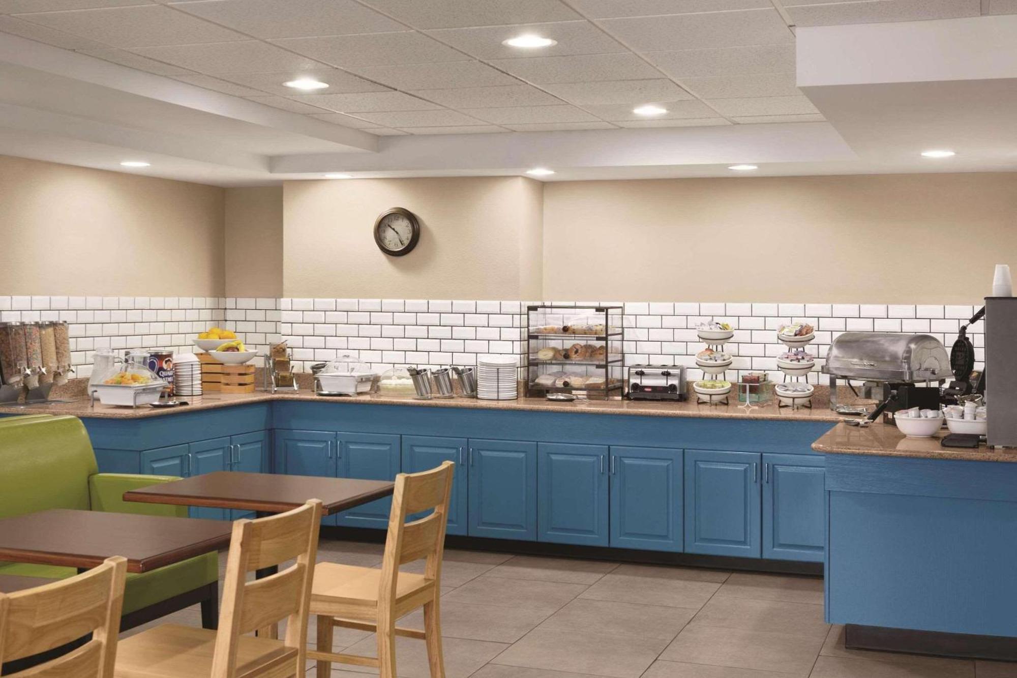 Country Inn & Suites By Radisson, Wytheville, Va Bagian luar foto